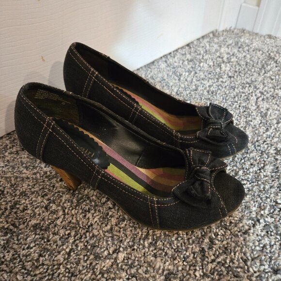 Vintage Madden Girl Y2K Mobby Peeptoe Heels Black Suede 8 - Picture 1 of 7